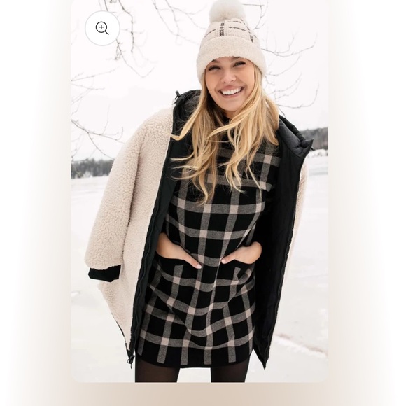 EUC Tribal Hooded Reversible Puffer Jacket Black Nylon / Sherpa - XS Retail $250 - Picture 4 of 14